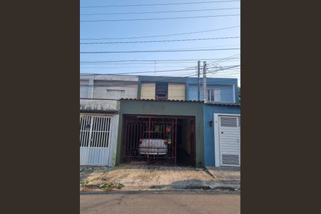 Casa à venda com 149m², 3 quartos e 1 vaga Casa à venda com 149m², 3 quartos e 1 vagaFachada