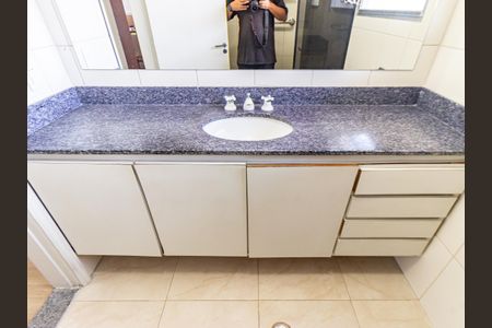 Apartamento à venda com 75m², 3 quartos e sem vagaBanheiro 1