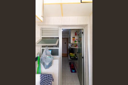 Apartamento à venda com 64m², 3 quartos e 1 vagaÁrea de Serviço