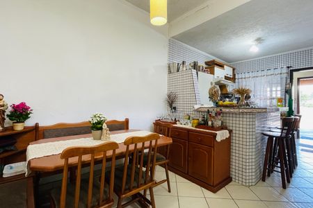 Casa à venda com 280m², 7 quartos e 5 vagas Casa à venda com 280m², 7 quartos e 5 vagasCozinha e Área de Serviço - Casa 1
