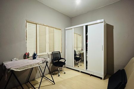 Casa à venda com 280m², 7 quartos e 5 vagas Casa à venda com 280m², 7 quartos e 5 vagasQuarto 4 - Casa 2