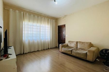 Casa à venda com 280m², 7 quartos e 5 vagas Casa à venda com 280m², 7 quartos e 5 vagasSala 2 - Casa 2