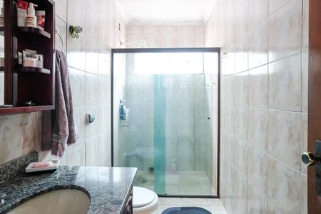 Casa à venda com 360m², 4 quartos e 6 vagasBanheiro da suíte 1