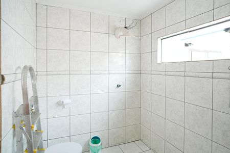 Casa à venda com 360m², 4 quartos e 6 vagasBanheiro da suíte 2