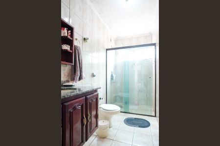 Casa à venda com 360m², 4 quartos e 6 vagasBanheiro da suíte 1