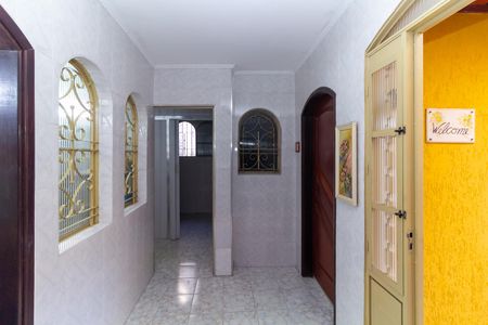 Casa à venda com 380m², 6 quartos e 4 vagas Casa à venda com 380m², 6 quartos e 4 vagasCasa 3 Corredor