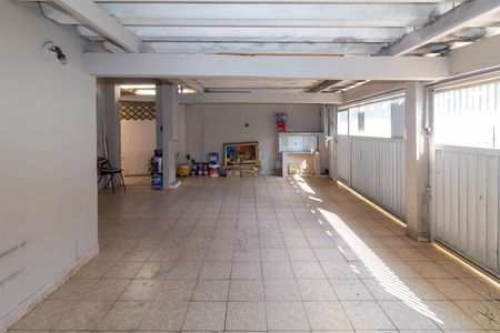 Casa à venda com 380m², 6 quartos e 4 vagas Casa à venda com 380m², 6 quartos e 4 vagasGaragem