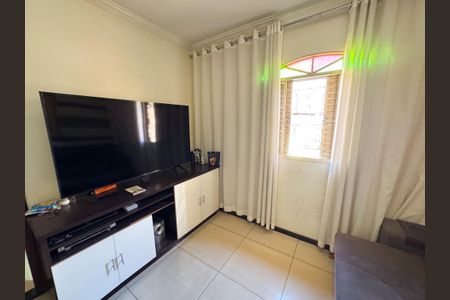 Casa à venda com 283m², 3 quartos e 2 vagasEscritório