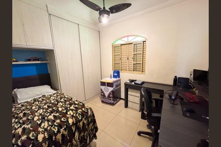 Casa à venda com 283m², 3 quartos e 2 vagasQuarto 1