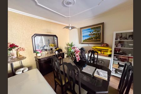 Casa à venda com 283m², 3 quartos e 2 vagasSala