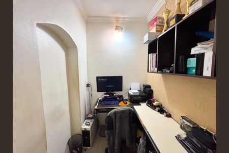 Casa à venda com 283m², 3 quartos e 2 vagasEscritório