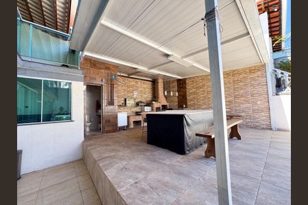 Casa à venda com 283m², 3 quartos e 2 vagasÁrea Externa