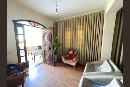 Casa à venda com 283m², 3 quartos e 2 vagasSala