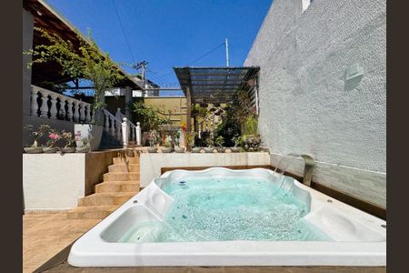 Casa à venda com 283m², 3 quartos e 2 vagasÁrea Externa