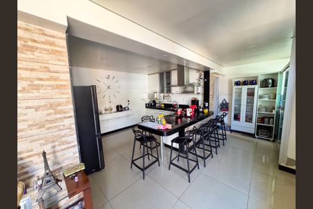 Casa à venda com 283m², 3 quartos e 2 vagasCozinha