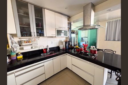 Casa à venda com 283m², 3 quartos e 2 vagasCozinha