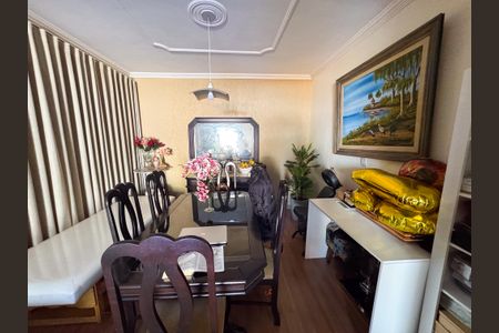 Casa à venda com 283m², 3 quartos e 2 vagasSala