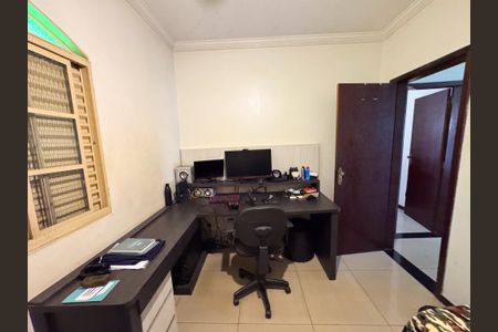 Casa à venda com 283m², 3 quartos e 2 vagasQuarto 1