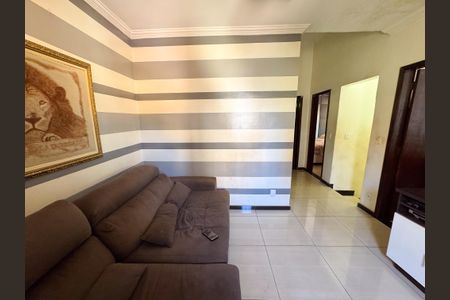 Casa à venda com 283m², 3 quartos e 2 vagasSala