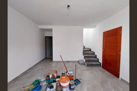 Casa à venda com 86m², 2 quartos e 2 vagas Casa à venda com 86m², 2 quartos e 2 vagasSala