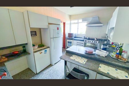 Apartamento à venda com 214m², 4 quartos e 2 vagasCozinha