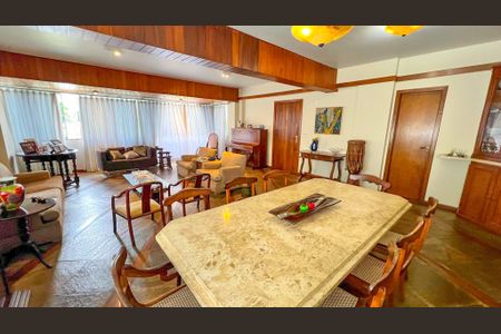 Apartamento à venda com 214m², 4 quartos e 2 vagasSala