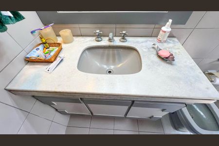 Apartamento à venda com 214m², 4 quartos e 2 vagasBanheiro