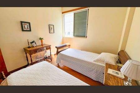 Apartamento à venda com 214m², 4 quartos e 2 vagasQuarto 4