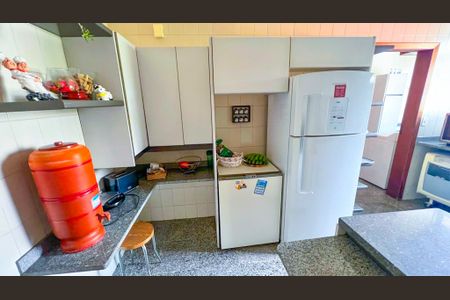 Apartamento à venda com 214m², 4 quartos e 2 vagasCozinha