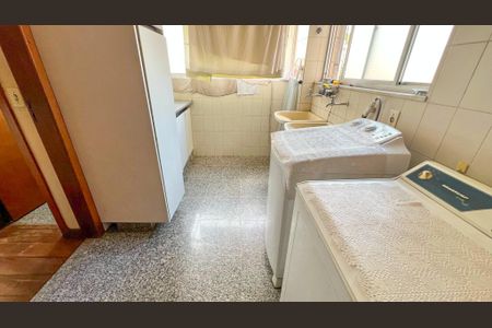 Apartamento à venda com 214m², 4 quartos e 2 vagasÁrea de Serviço