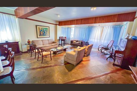 Apartamento à venda com 214m², 4 quartos e 2 vagasSala