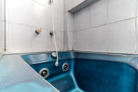 Casa à venda com 477m², 3 quartos e 4 vagasBanheiro da Suíte 2