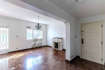 Casa à venda com 477m², 3 quartos e 4 vagasSala