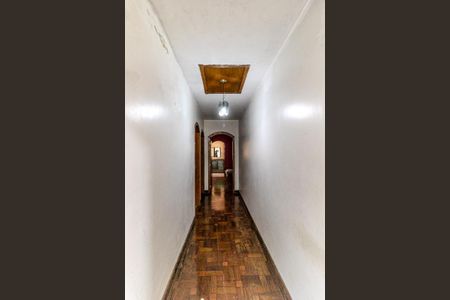 Casa à venda com 477m², 3 quartos e 4 vagasCorredor