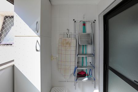 Apartamento para alugar com 66m², 2 quartos e 1 vagaÁrea de Serviço