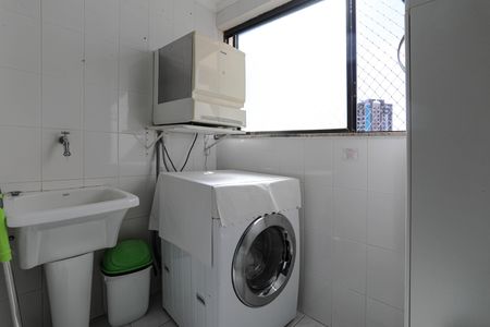 Apartamento para alugar com 66m², 2 quartos e 1 vagaÁrea de Serviço