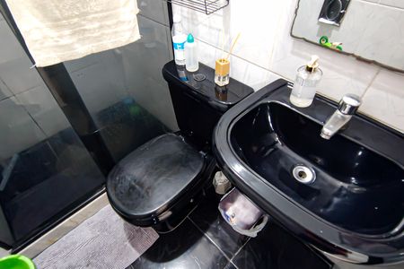 Casa de condomínio à venda com 60m², 2 quartos e 1 vaga Casa de condomínio à venda com 60m², 2 quartos e 1 vagaBanheiro