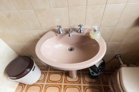 Casa à venda com 130m², 3 quartos e 2 vagas Casa à venda com 130m², 3 quartos e 2 vagasBanheiro