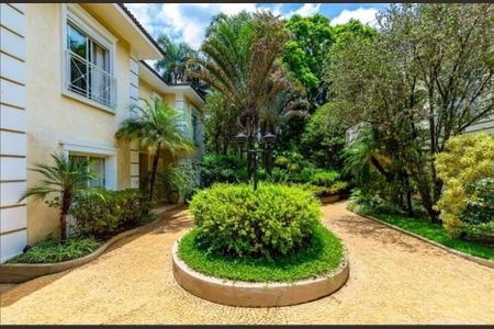 Casa de condomínio à venda com 502m², 4 quartos e 5 vagas