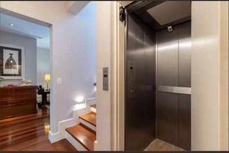 Casa de condomínio à venda com 502m², 4 quartos e 5 vagas