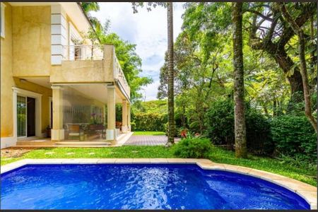 Casa de condomínio à venda com 502m², 4 quartos e 5 vagas