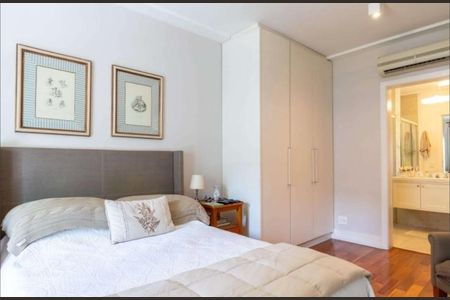 Casa de condomínio à venda com 502m², 4 quartos e 5 vagas