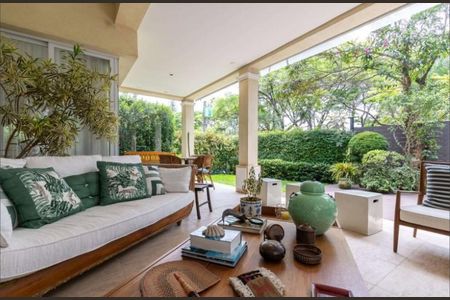 Casa de condomínio à venda com 502m², 4 quartos e 5 vagas