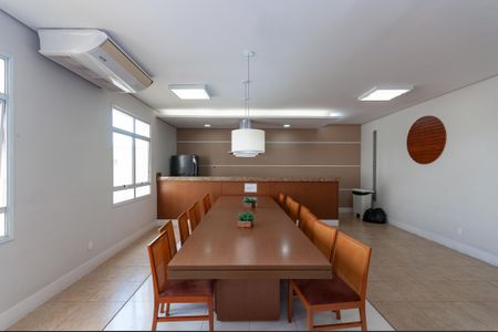 Apartamento à venda com 53m², 2 quartos e 1 vaga Apartamento à venda com 53m², 2 quartos e 1 vagaÁrea Comum - Salão de Festas Gourmet