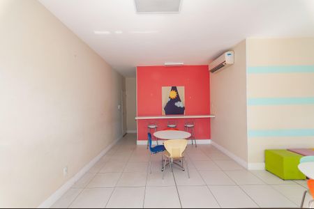 Apartamento à venda com 53m², 2 quartos e 1 vaga Apartamento à venda com 53m², 2 quartos e 1 vagaÁrea Comum - Salão de Festas Infantil