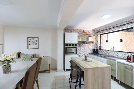 Casa à venda com 250m², 2 quartos e 2 vagas Casa à venda com 250m², 2 quartos e 2 vagasCozinha