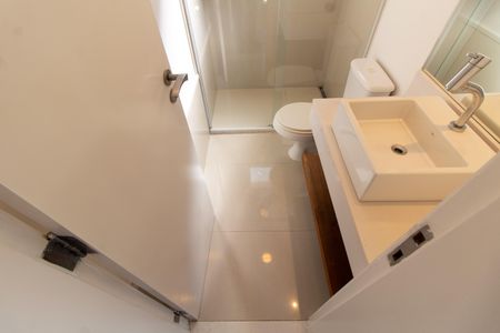 Apartamento à venda com 170m², 3 quartos e 3 vagas Apartamento à venda com 170m², 3 quartos e 3 vagasBanheiro Social