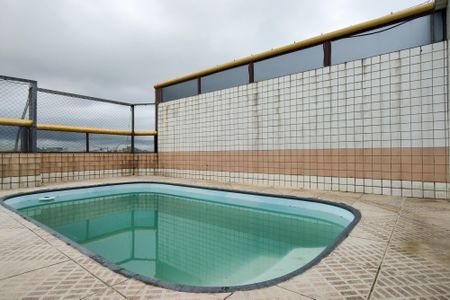 Apartamento para alugar com 200m², 3 quartos e 2 vagas Apartamento para alugar com 200m², 3 quartos e 2 vagasÁrea comum - Piscina