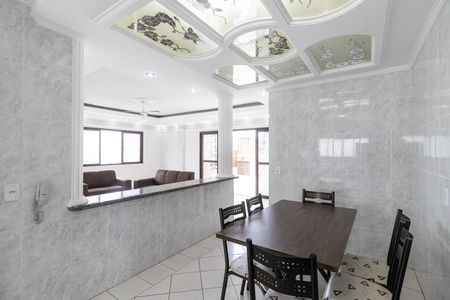 Apartamento para alugar com 200m², 3 quartos e 2 vagas Apartamento para alugar com 200m², 3 quartos e 2 vagasCozinha