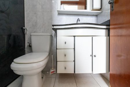 Apartamento para alugar com 200m², 3 quartos e 2 vagas Apartamento para alugar com 200m², 3 quartos e 2 vagasBanheiro da Suíte 1
